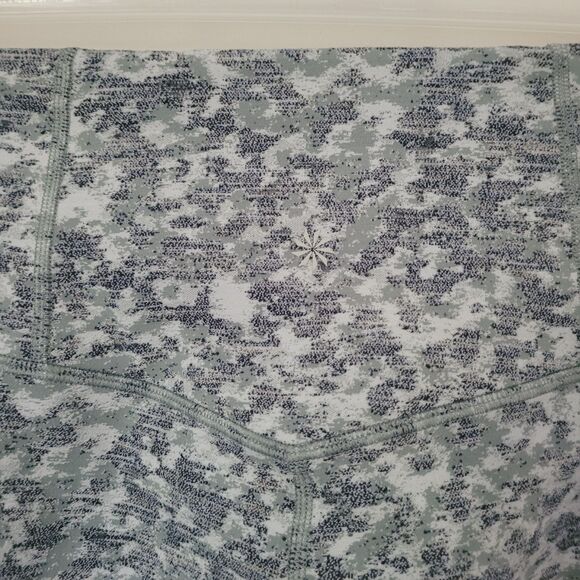 Athleta Elation Textured 7/8 Tight Size Small Meadow Snowfall Blue - Picture 7 of 10